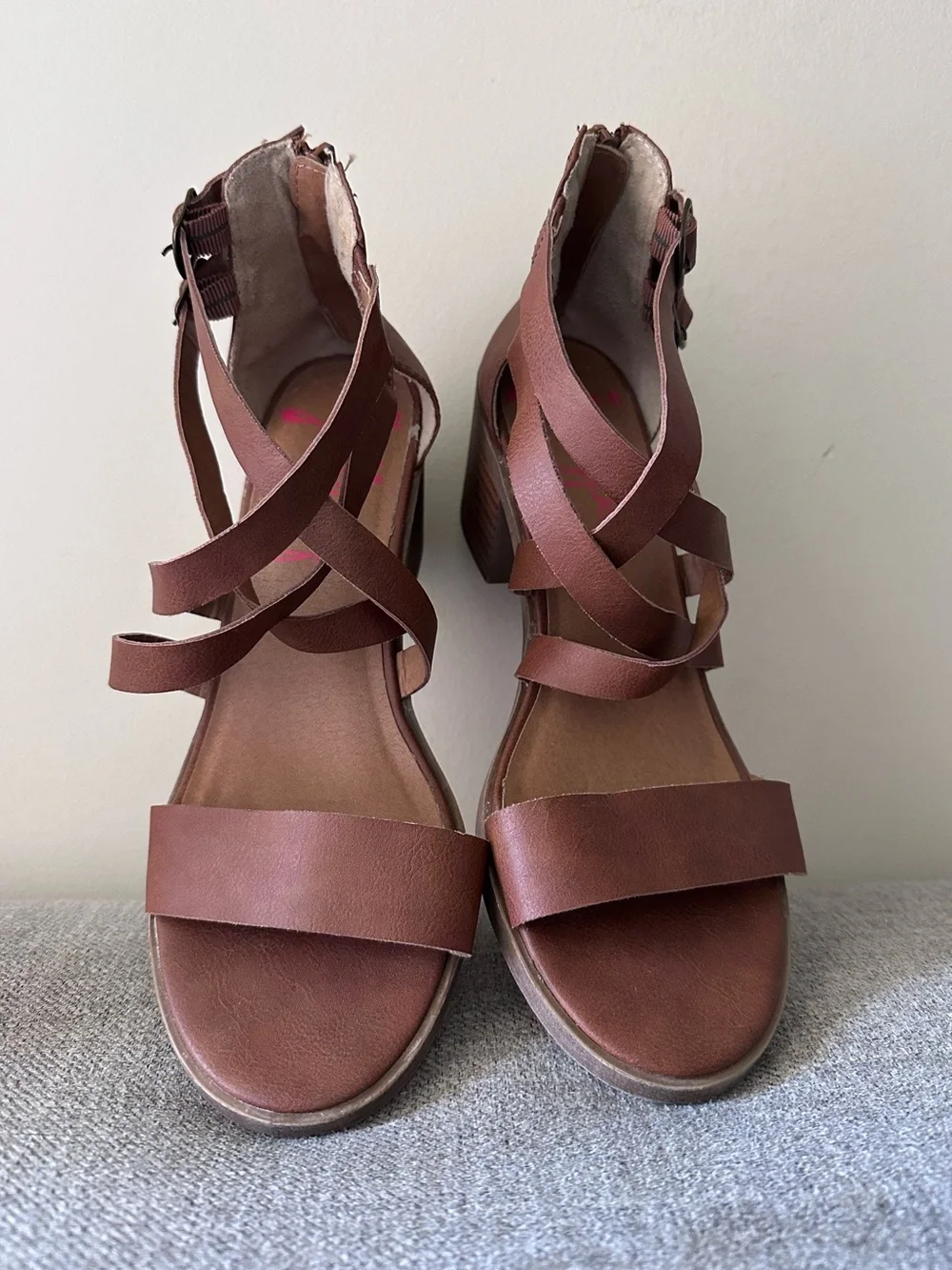 JELLYPOP Women's Brown Strappy Block Heel Sandals